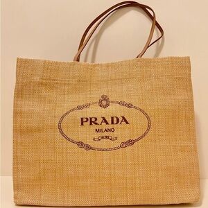 Prada raffia limited edition tote bag! Large bag L 15X 19.5 X 7 inches.